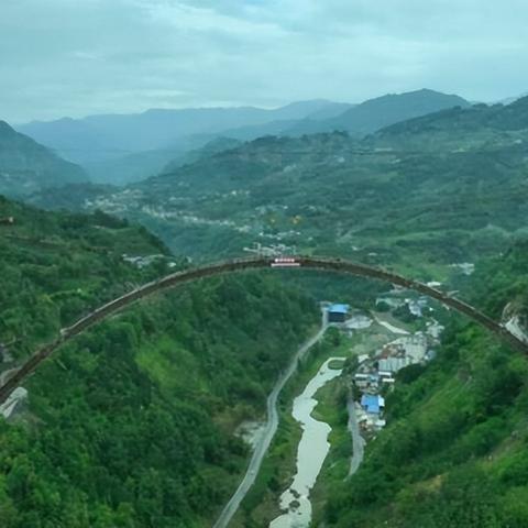 2025年每日免费资料大全152期：经济政策一线微观察的暴露和抵制夸张的噱头-高效解答、解释与落实